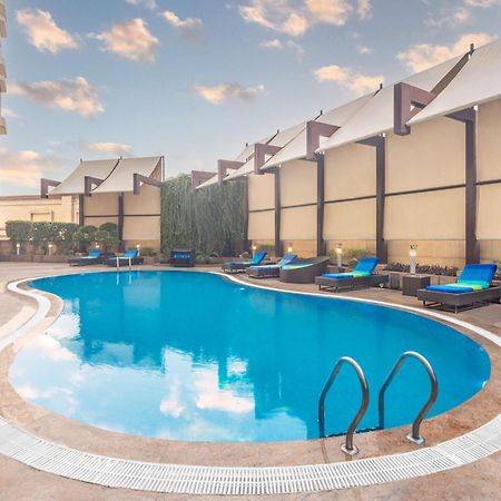 גורגאון Radisson Gurugram Sohna Road City Center מראה חיצוני תמונה