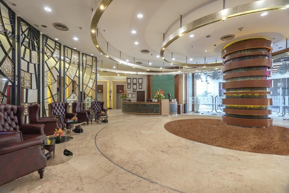 גורגאון Radisson Gurugram Sohna Road City Center מראה חיצוני תמונה