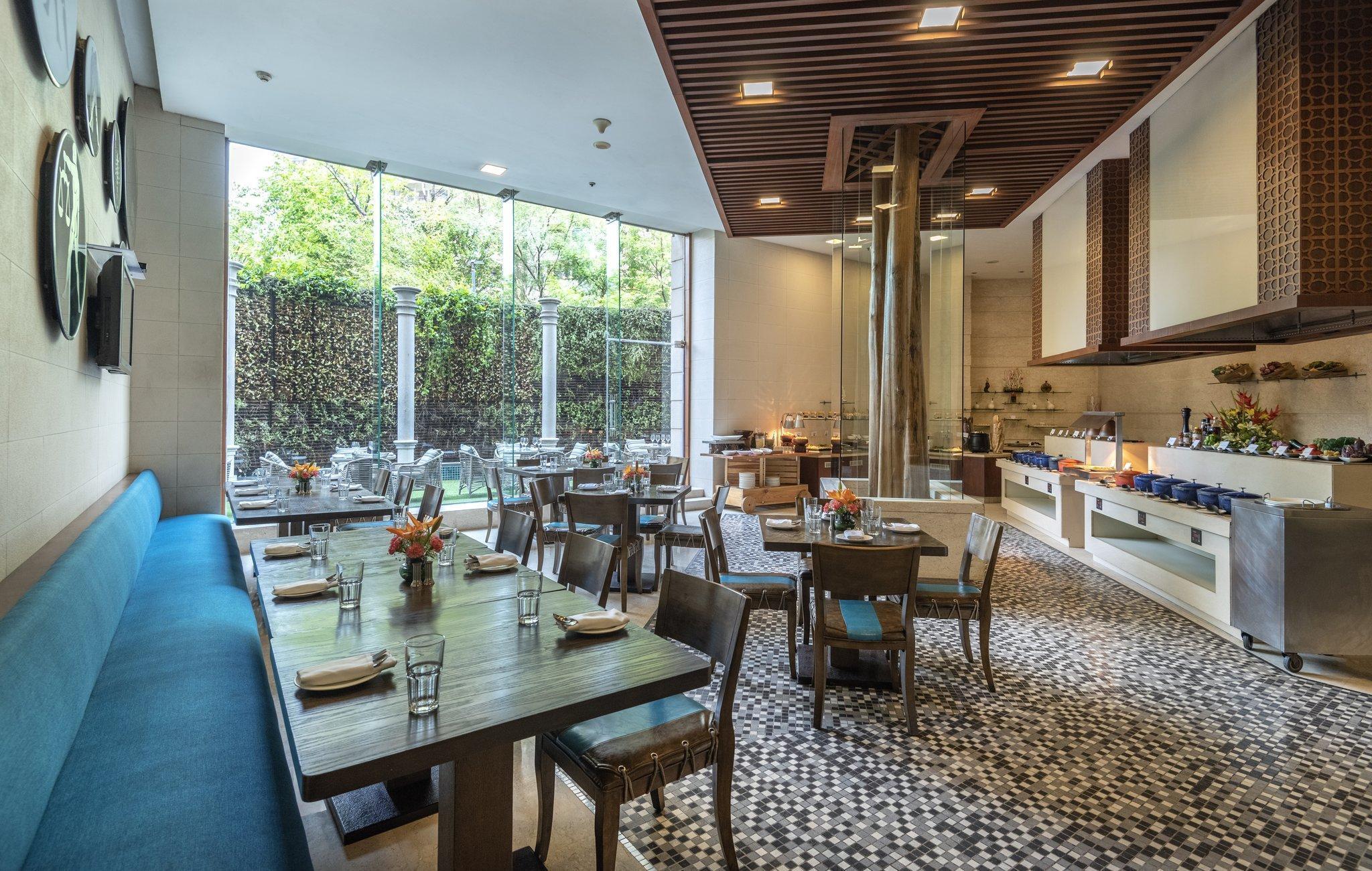 גורגאון Radisson Gurugram Sohna Road City Center מראה חיצוני תמונה