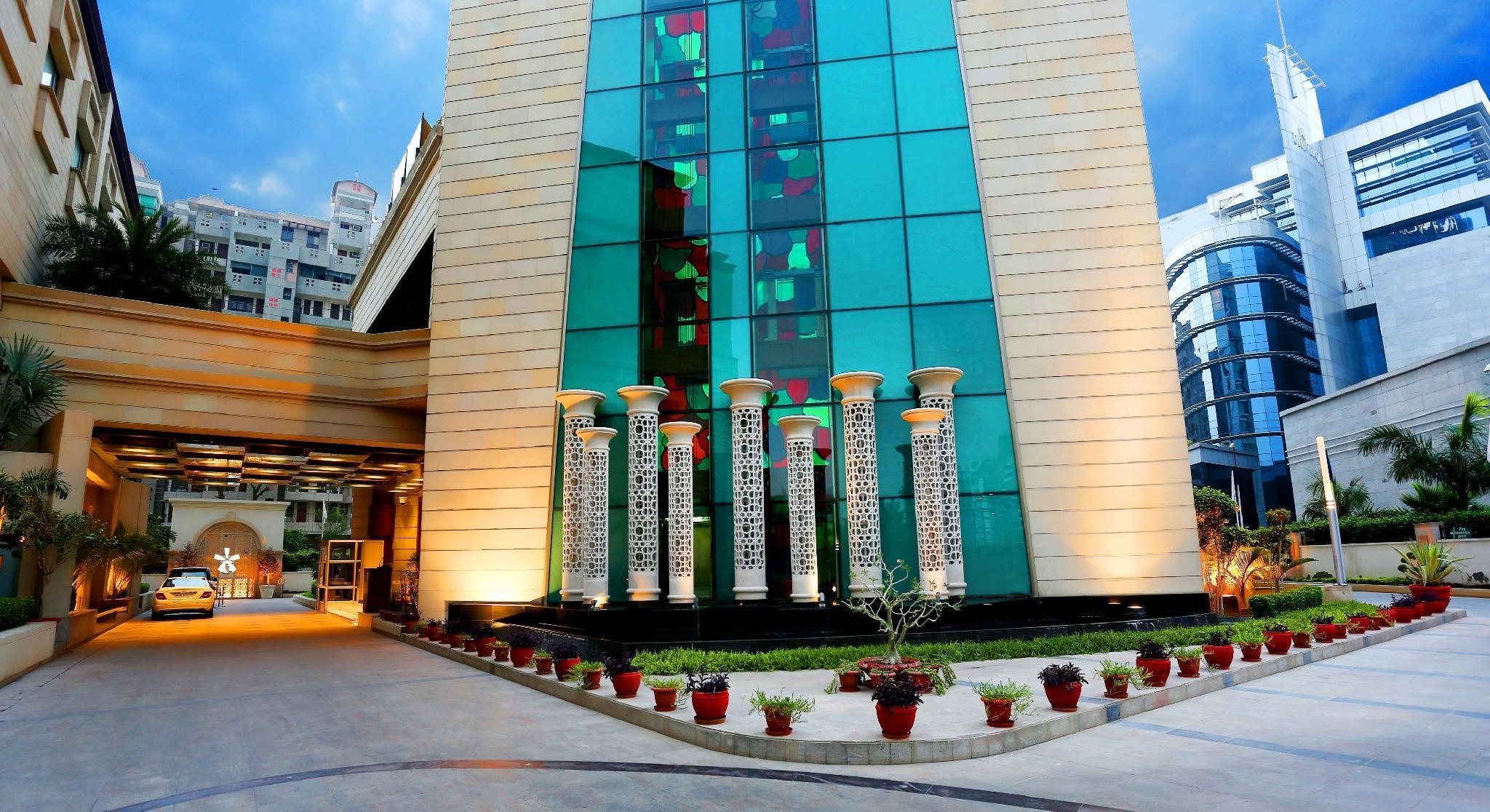 גורגאון Radisson Gurugram Sohna Road City Center מראה חיצוני תמונה