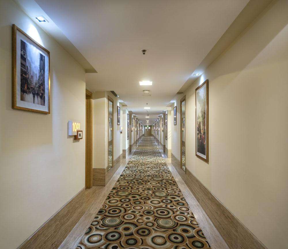 גורגאון Radisson Gurugram Sohna Road City Center מראה חיצוני תמונה