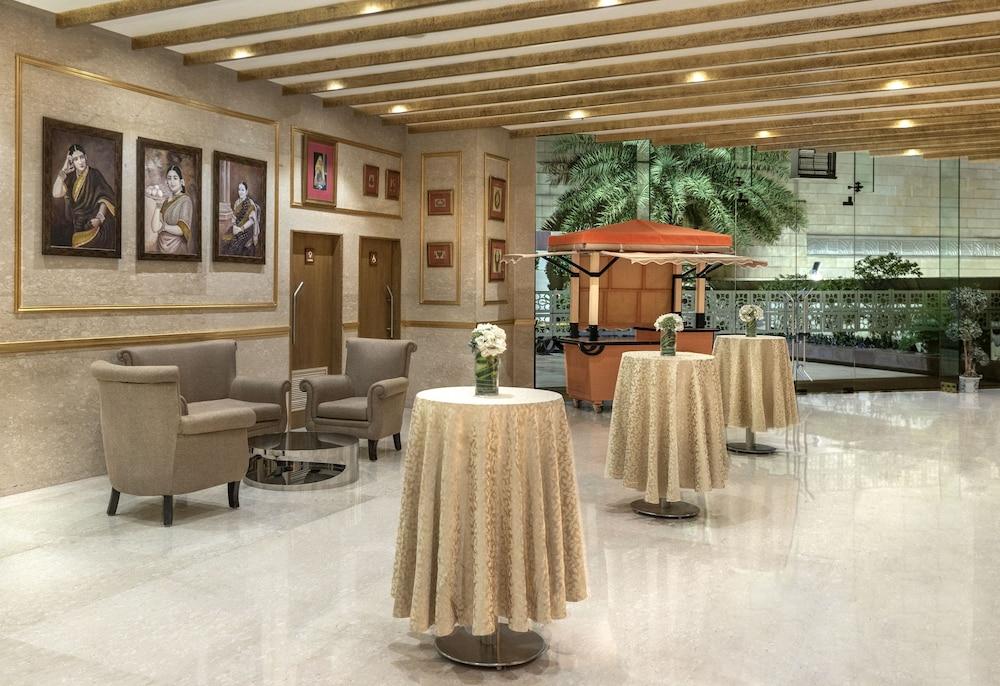 גורגאון Radisson Gurugram Sohna Road City Center מראה חיצוני תמונה