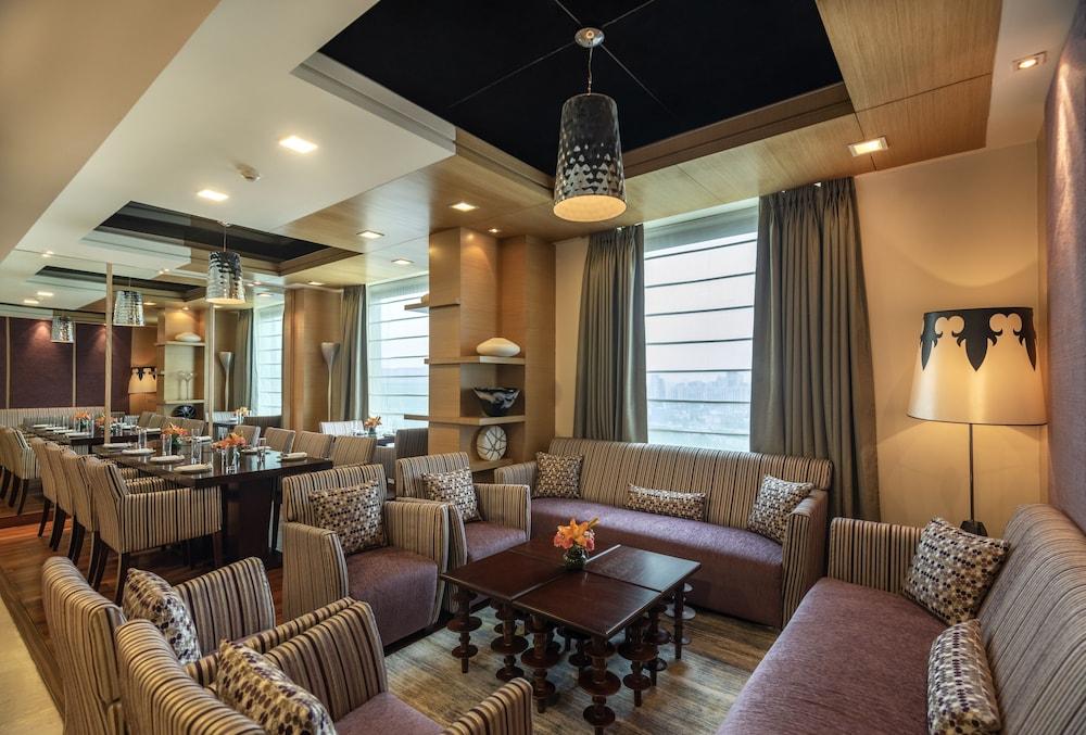 גורגאון Radisson Gurugram Sohna Road City Center מראה חיצוני תמונה
