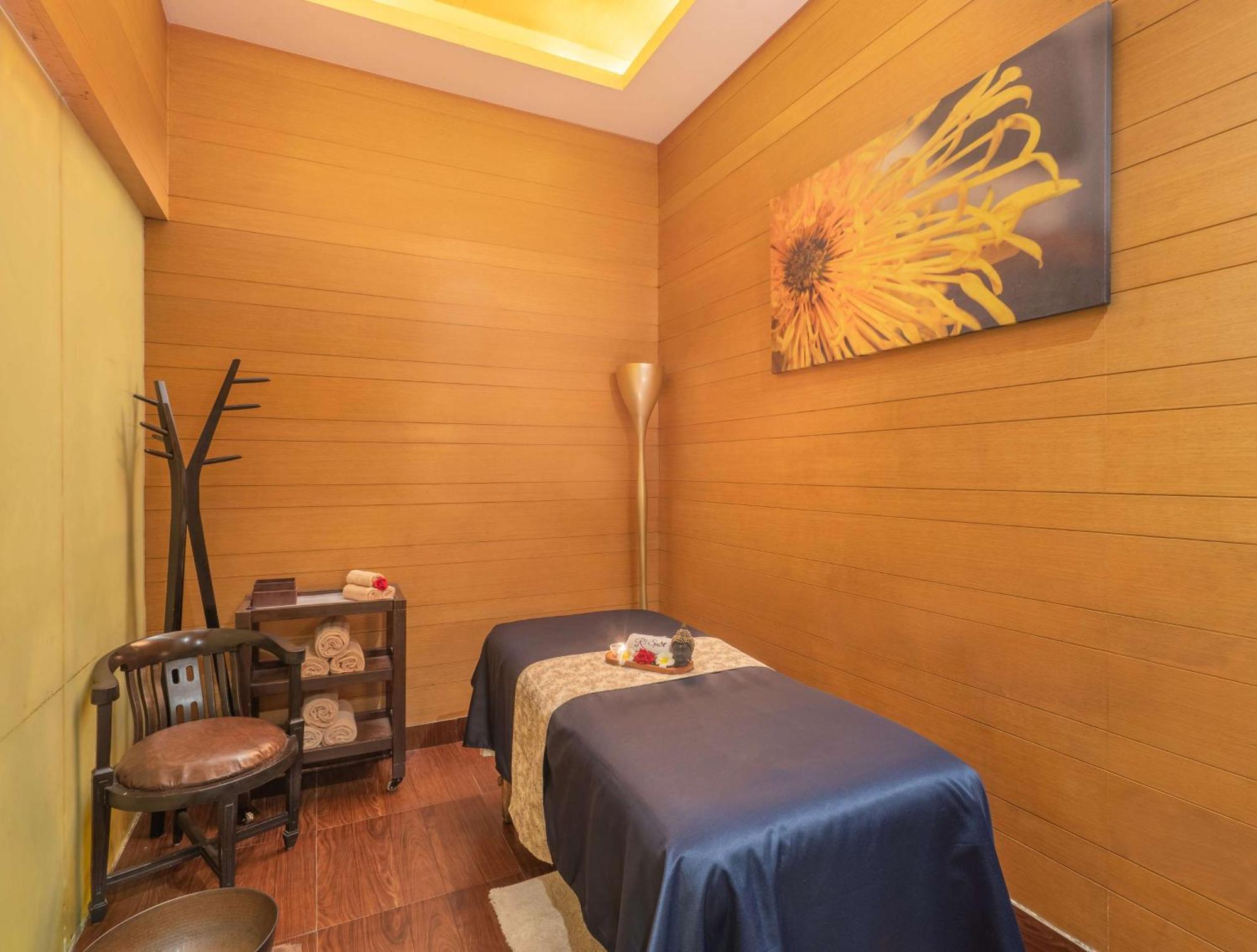 גורגאון Radisson Gurugram Sohna Road City Center מראה חיצוני תמונה