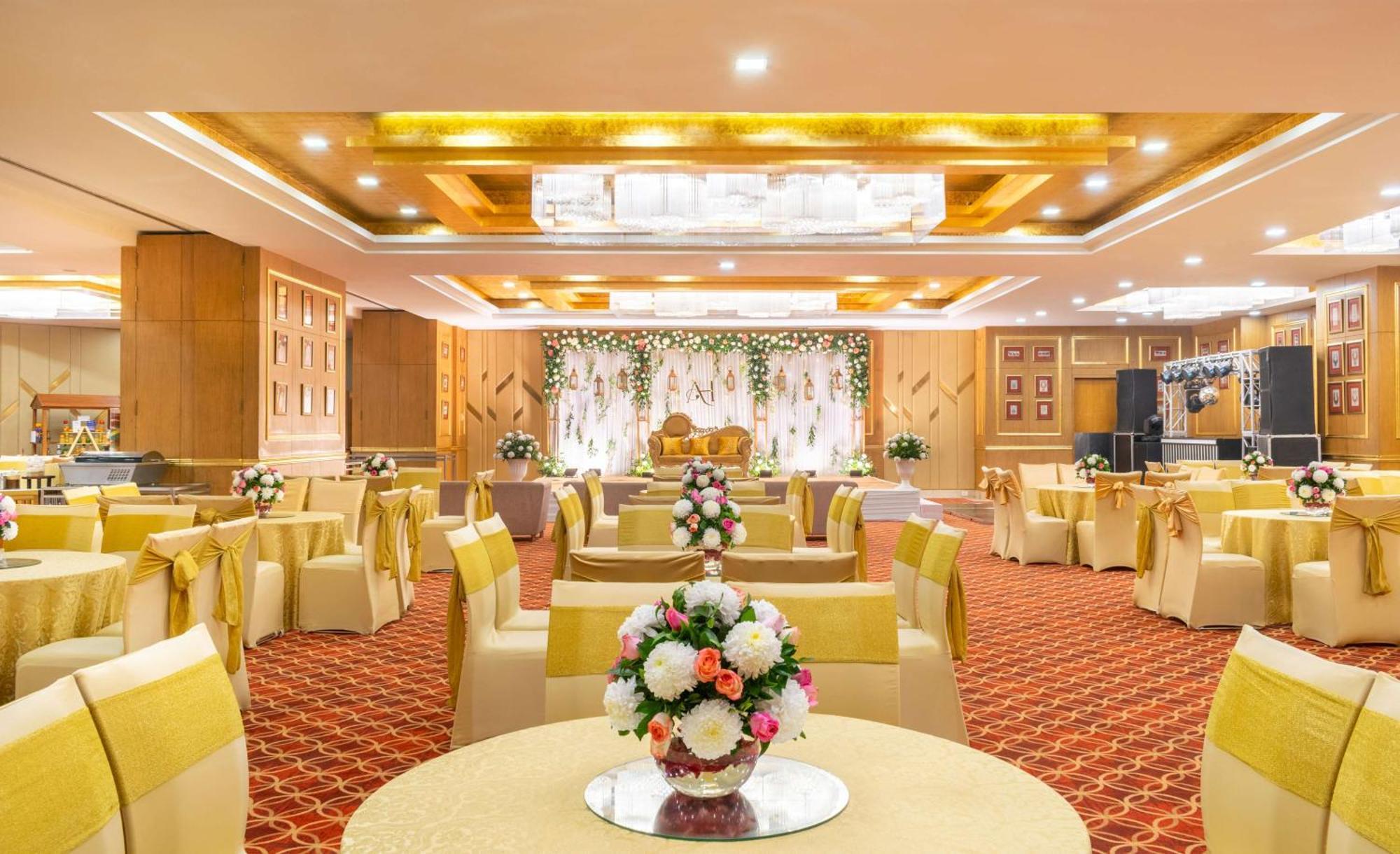גורגאון Radisson Gurugram Sohna Road City Center מראה חיצוני תמונה