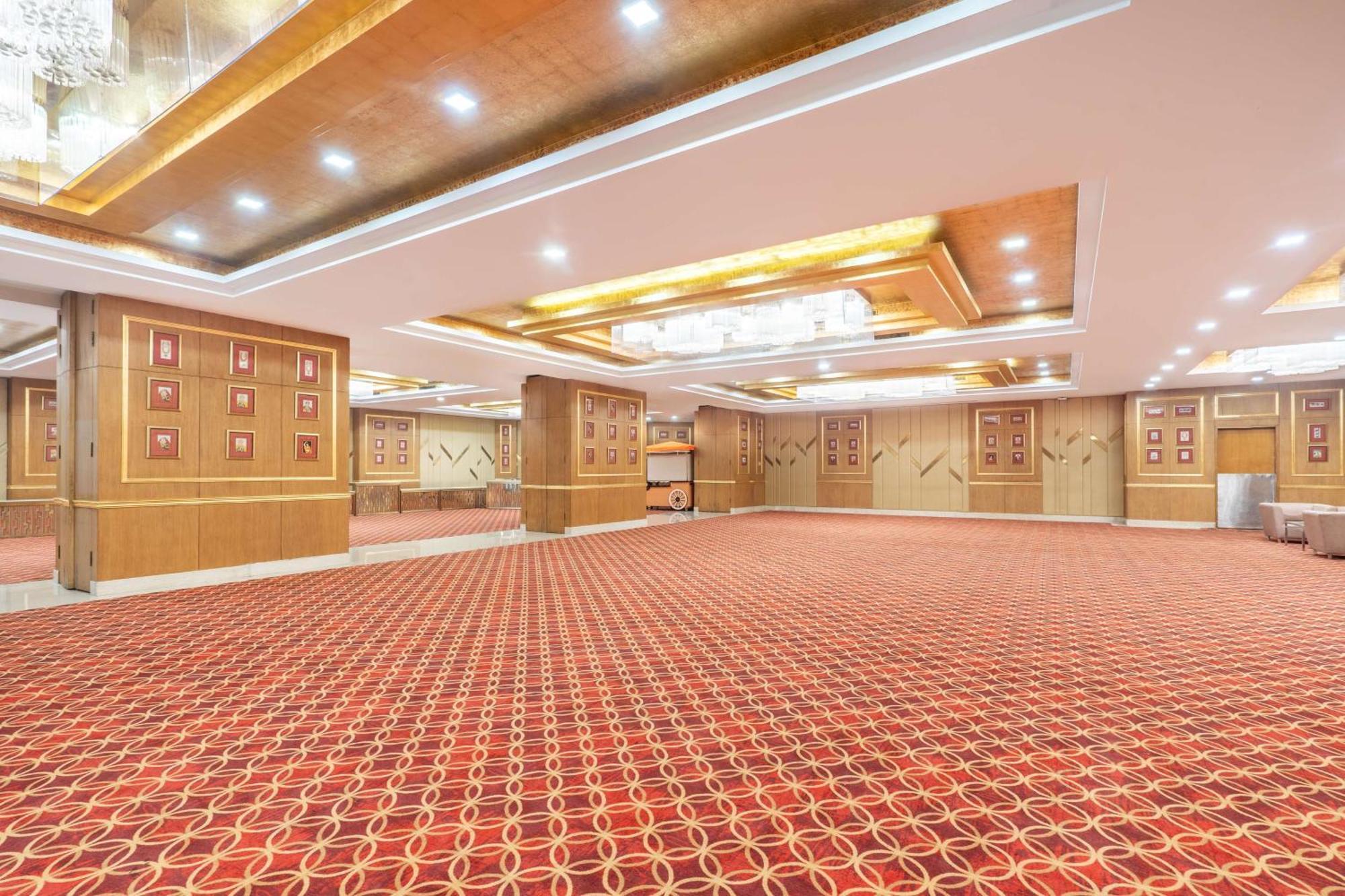 גורגאון Radisson Gurugram Sohna Road City Center מראה חיצוני תמונה