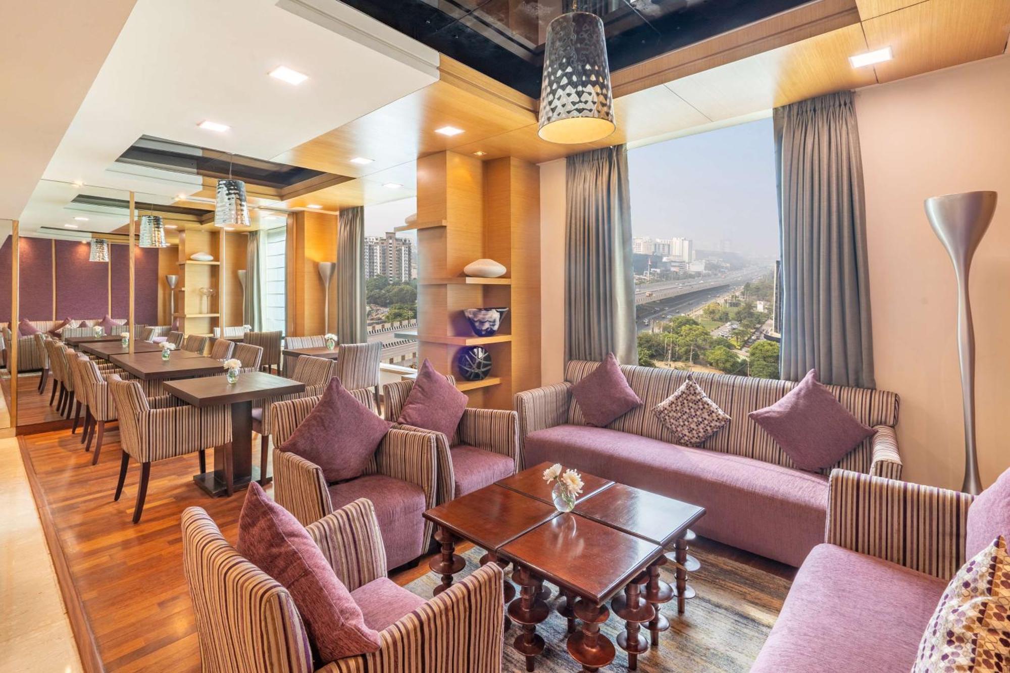 גורגאון Radisson Gurugram Sohna Road City Center מראה חיצוני תמונה