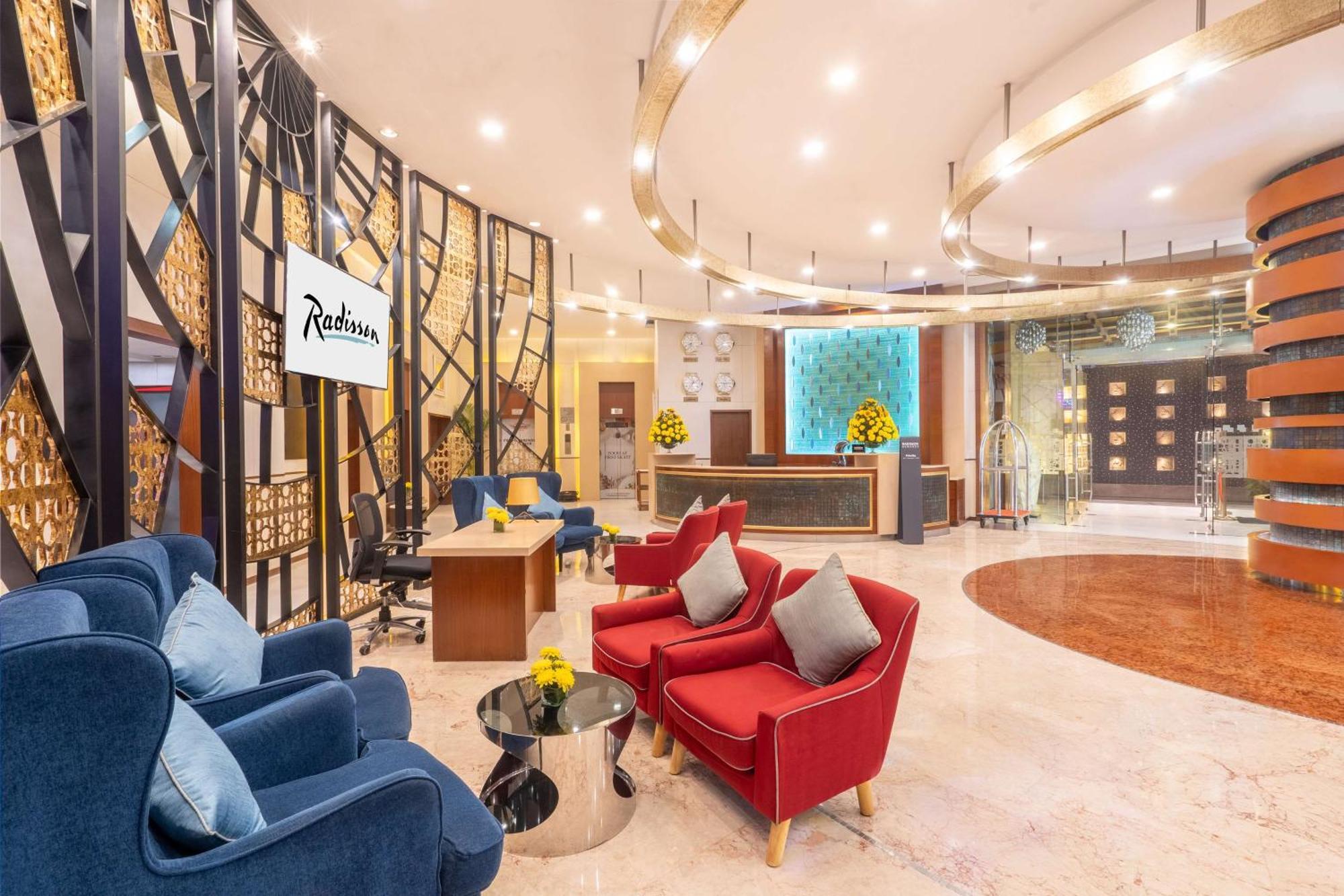 גורגאון Radisson Gurugram Sohna Road City Center מראה חיצוני תמונה