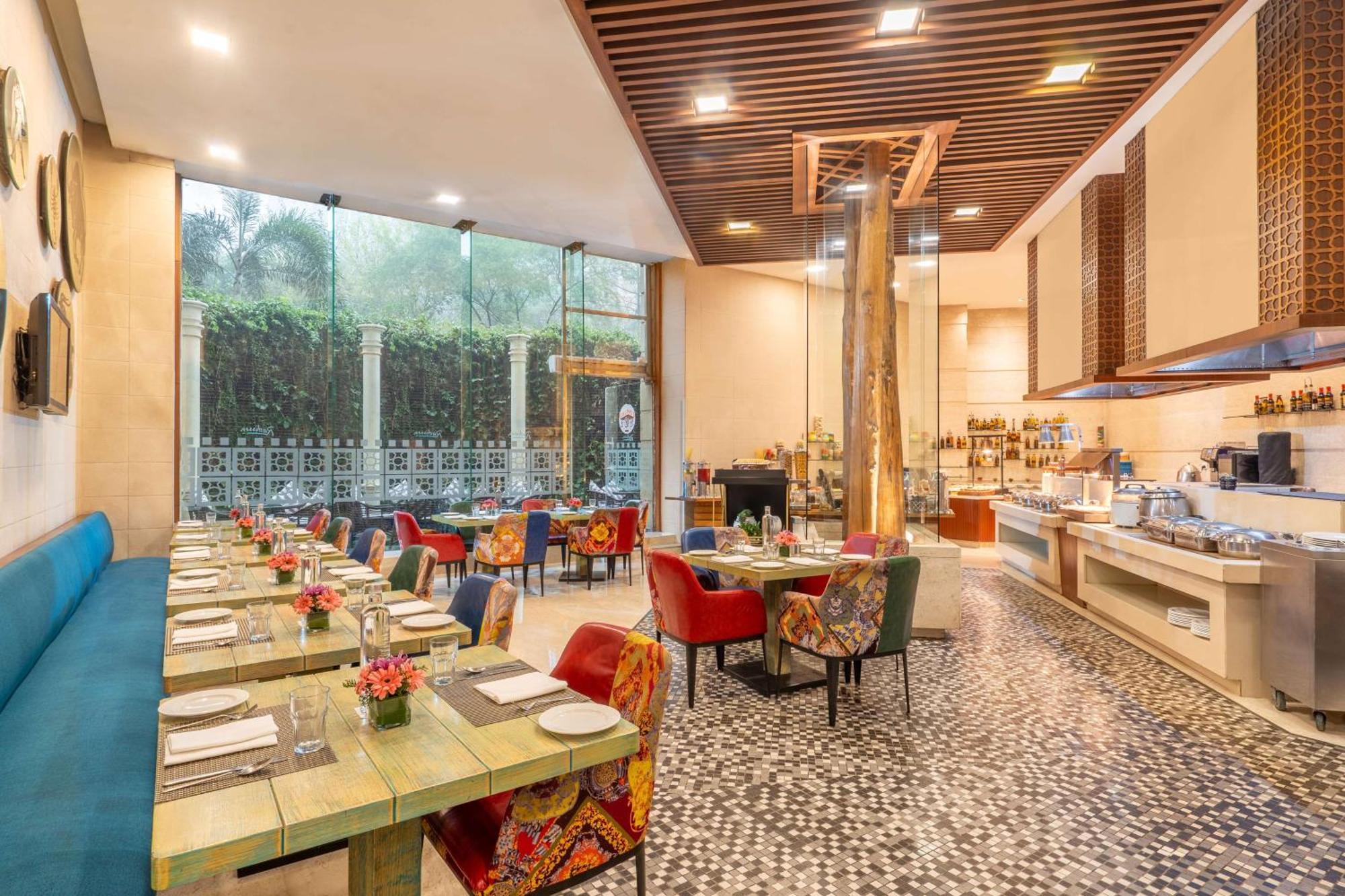 גורגאון Radisson Gurugram Sohna Road City Center מראה חיצוני תמונה