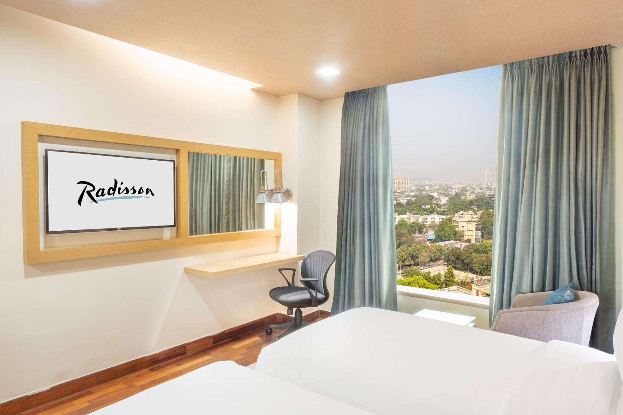 גורגאון Radisson Gurugram Sohna Road City Center מראה חיצוני תמונה