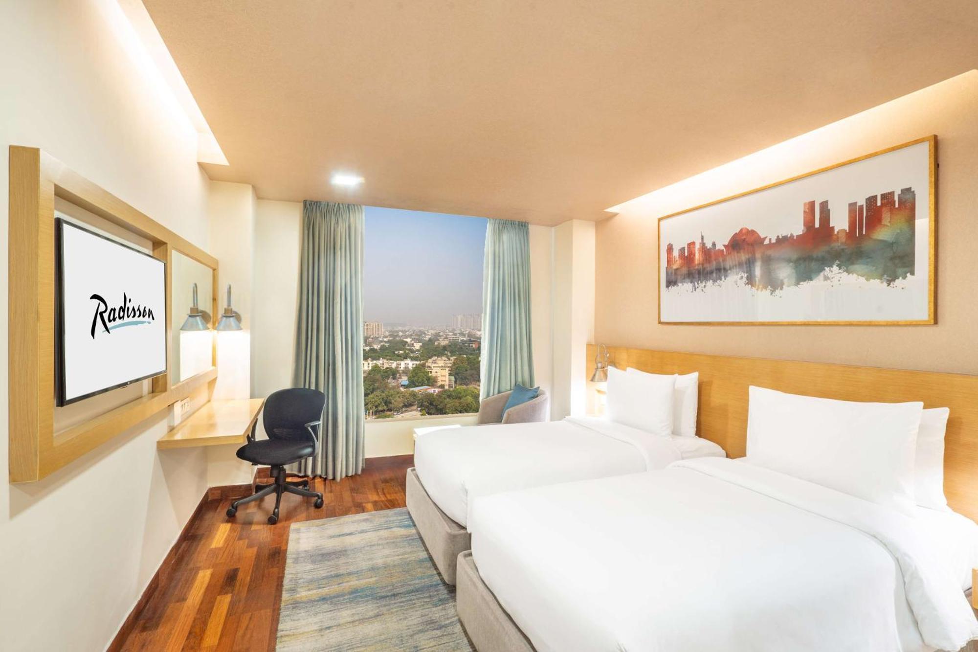 גורגאון Radisson Gurugram Sohna Road City Center מראה חיצוני תמונה