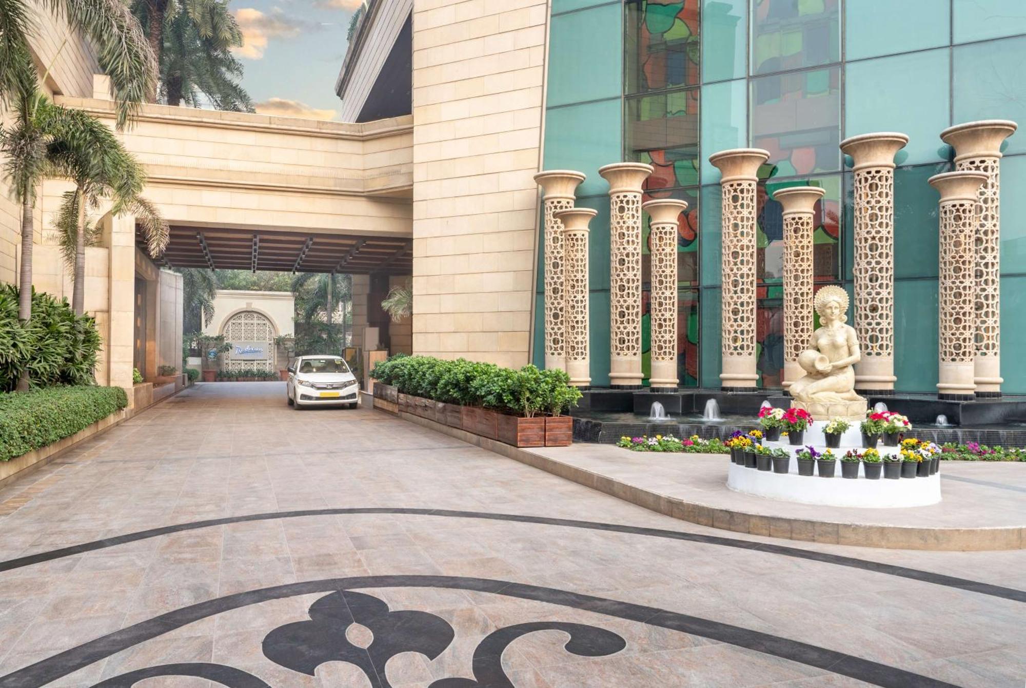 גורגאון Radisson Gurugram Sohna Road City Center מראה חיצוני תמונה