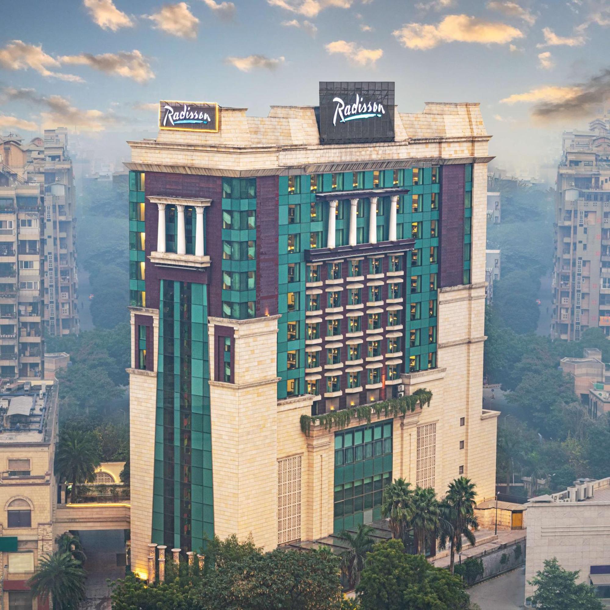 גורגאון Radisson Gurugram Sohna Road City Center מראה חיצוני תמונה