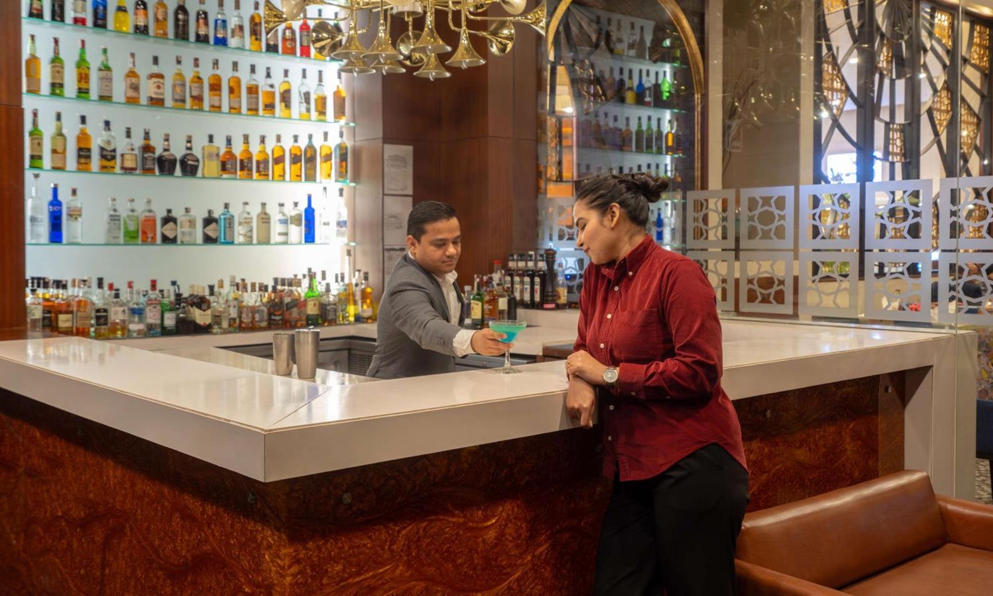 גורגאון Radisson Gurugram Sohna Road City Center מראה חיצוני תמונה