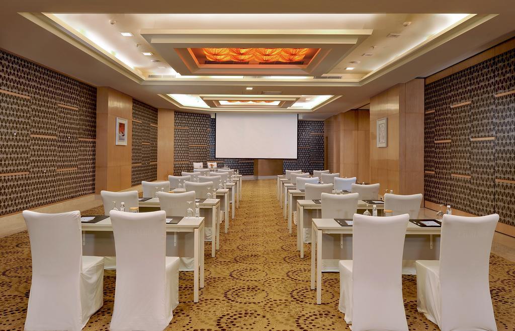 גורגאון Radisson Gurugram Sohna Road City Center מראה חיצוני תמונה