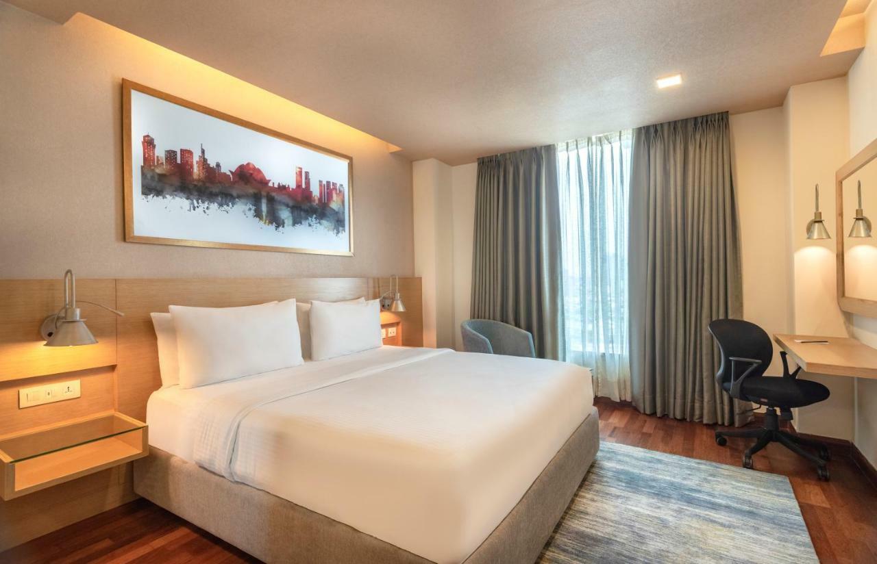 גורגאון Radisson Gurugram Sohna Road City Center מראה חיצוני תמונה