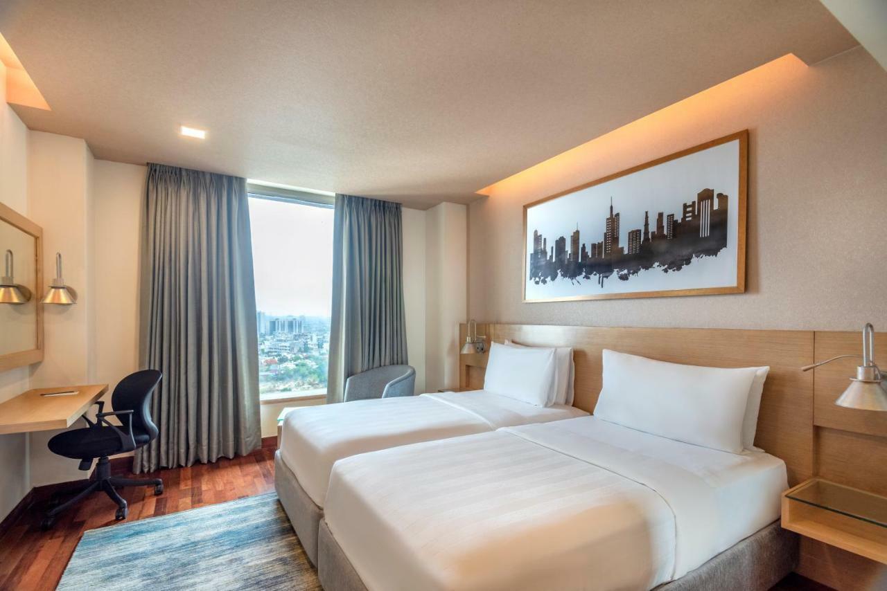 גורגאון Radisson Gurugram Sohna Road City Center מראה חיצוני תמונה