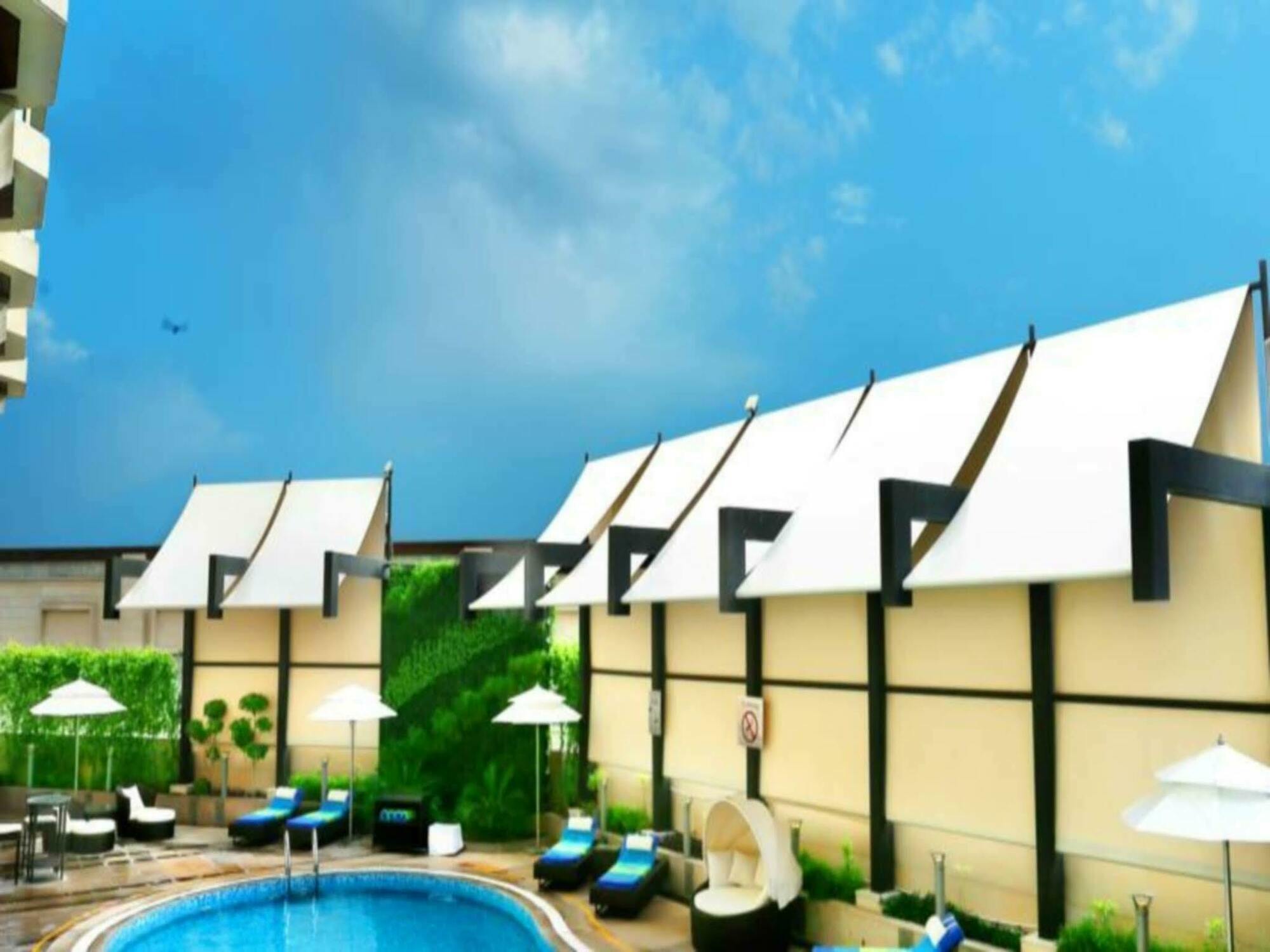 גורגאון Radisson Gurugram Sohna Road City Center מראה חיצוני תמונה