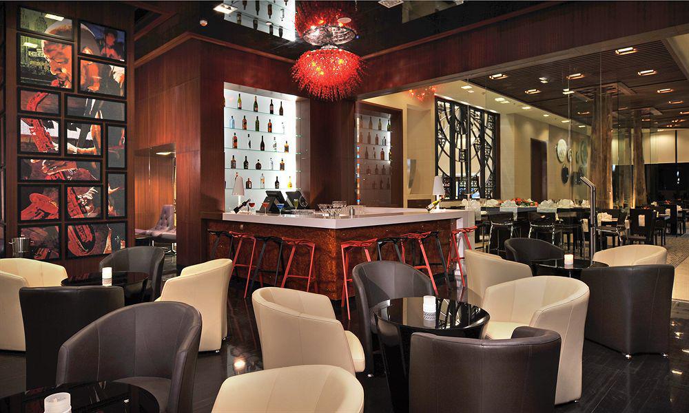 גורגאון Radisson Gurugram Sohna Road City Center מסעדה תמונה